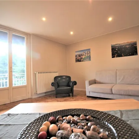 Apartament Costantina 21 *